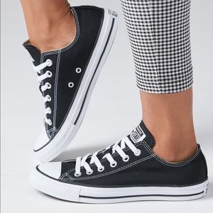 Black Low Top Converse Allstar